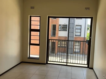 2 Bedroom Flat & Apartment