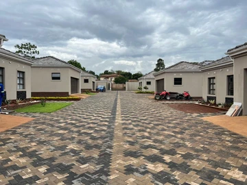 6 Unit Townhouse Complex