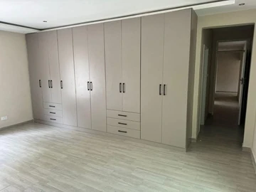 4 Bedroom Flat & Apartment