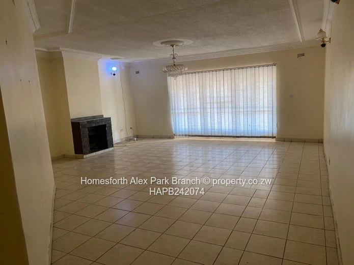 5 Bed Norton Home: Double Garage, Borehole & Pool