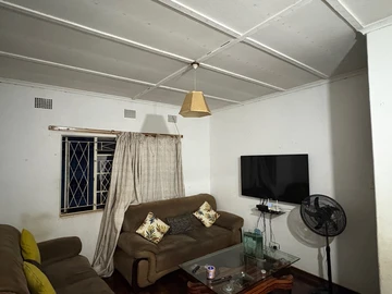 2 Bedroom Flat & Apartment