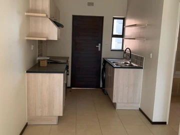2 Bedroom Flat & Apartment