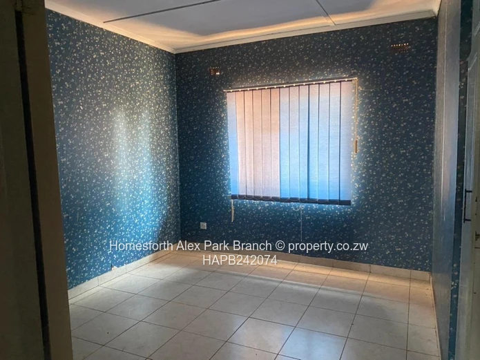 5 Bed Norton Home: Double Garage, Borehole & Pool