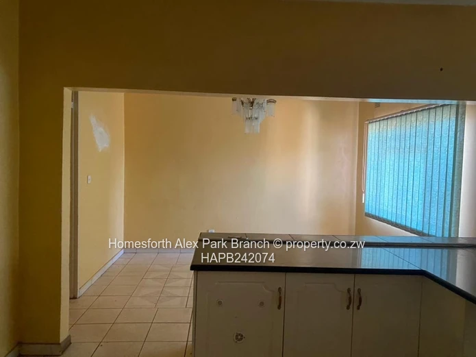 5 Bed Norton Home: Double Garage, Borehole & Pool