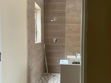 4 Bedroom Garden Flat